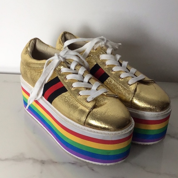 Women’s Cape Robbin 2.75 Platform Wedge Shoes Metallic Gold Sneakers Size 7 - Picture 1 of 4